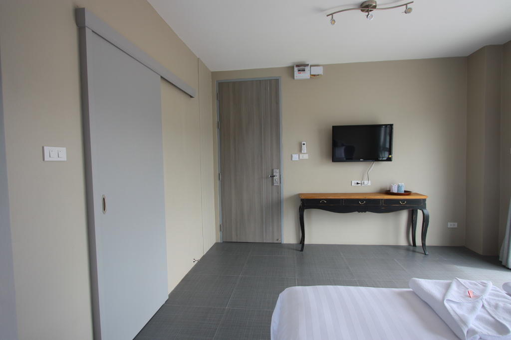 Hub Hua Hin 57 Hotel Bagian luar foto